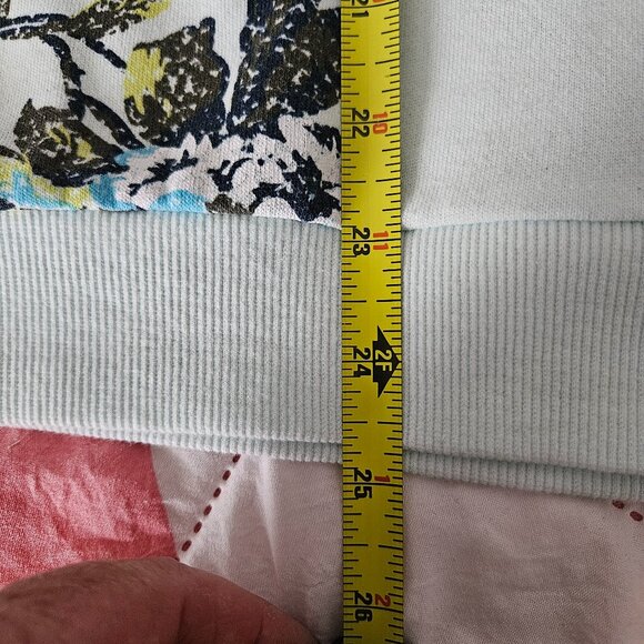 Summer Sweater and Short Set Size L True To Size - Picture 7 of 8